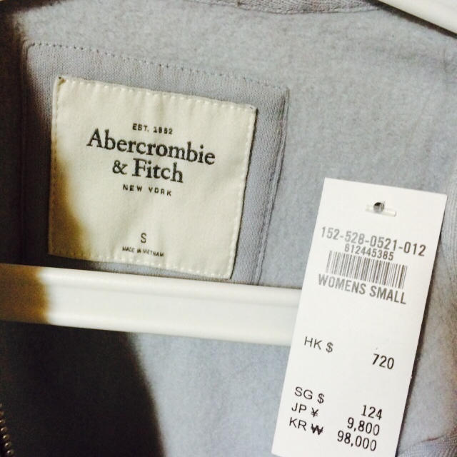 Abercrombie&Fitch(アバクロンビーアンドフィッチ)のアバクロ パーカー レディースのトップス(パーカー)の商品写真