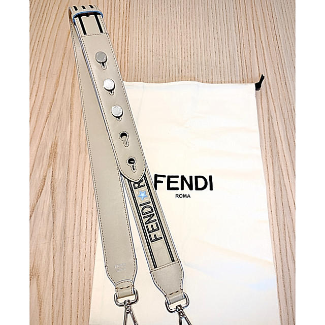 FENDI(フェンディ)のCOCO様専用★FENDI ストラップユー　完売品 レディースのファッション小物(その他)の商品写真