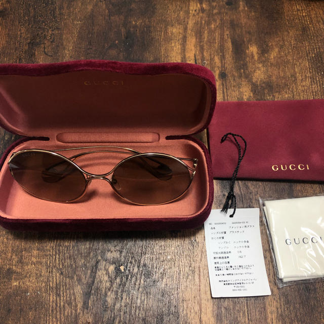 Gucci(グッチ)のGUCCI ラウンド パール サングラス レディースのファッション小物(サングラス/メガネ)の商品写真