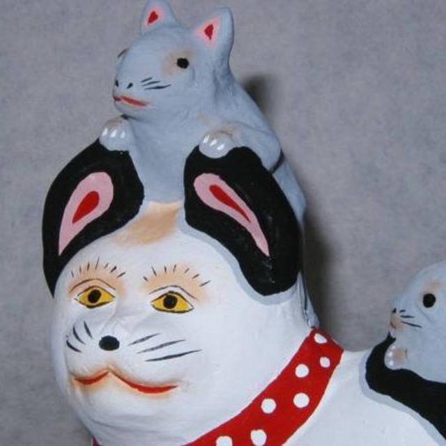 郷土玩具「小幡人形（猫乗り鼠）」