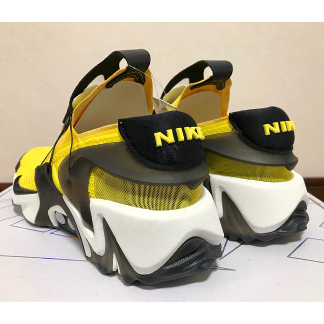 NIKE(ナイキ)の新品 NIKE ナイキ アダプト ハラチ イエロー メンズの靴/シューズ(スニーカー)の商品写真