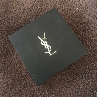 サンローラン(Saint Laurent)のイヴ・サンローラン　フェイスパウダー(フェイスパウダー)