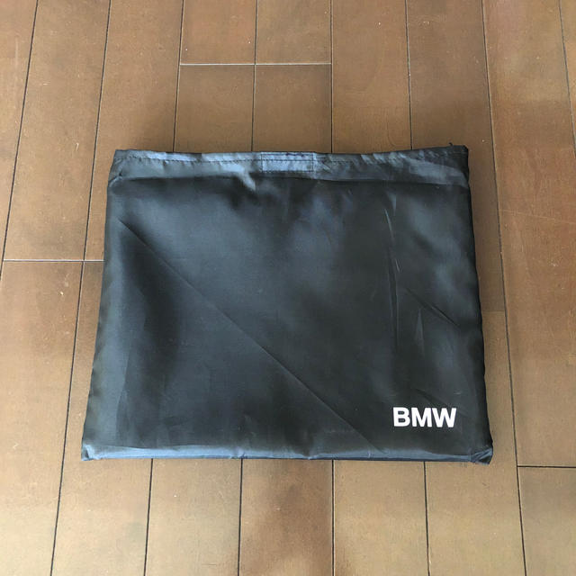 BMW(ビーエムダブリュー)のBMW レジャーマット ケース付き エンタメ/ホビーのコレクション(ノベルティグッズ)の商品写真