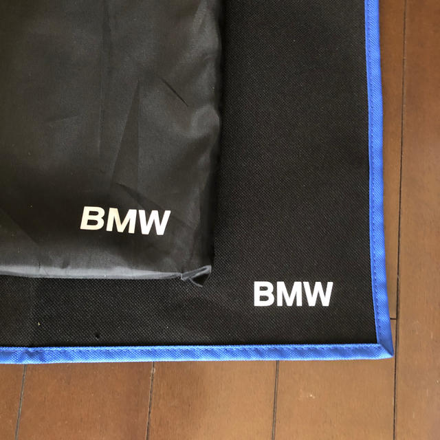 BMW(ビーエムダブリュー)のBMW レジャーマット ケース付き エンタメ/ホビーのコレクション(ノベルティグッズ)の商品写真