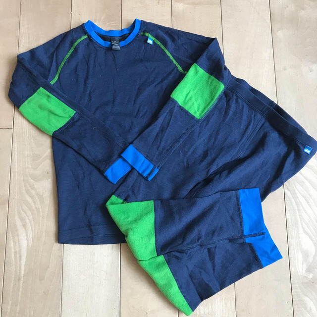 HELLY HANSEN(ヘリーハンセン)のヘリーハンセン　インナー　134 スキー　サッカー キッズ/ベビー/マタニティのキッズ服男の子用(90cm~)(下着)の商品写真