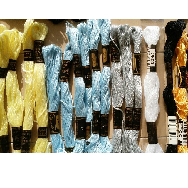 OLYMPUS(オリンパス)の刺繍糸 ハンドメイドの素材/材料(生地/糸)の商品写真