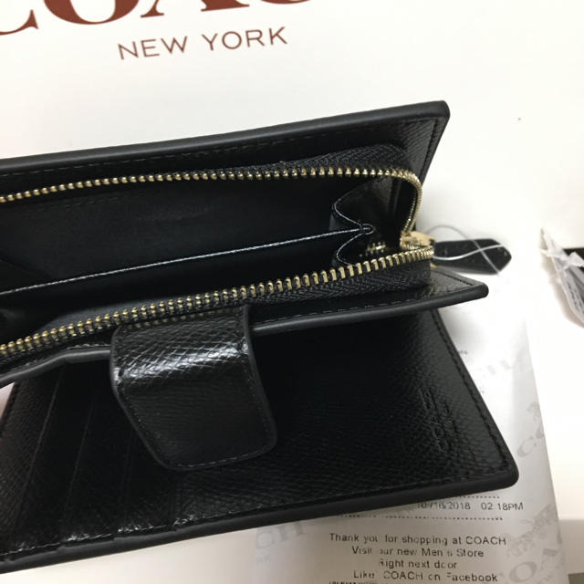 COACH(コーチ)の即日発送　coach二つ折り財布　正規品　新品 レディースのファッション小物(財布)の商品写真