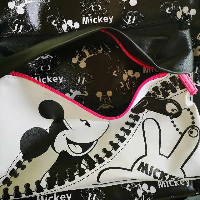 Disney(ディズニー)のディズニー ミッキーマウスDISNEY レディース　革リュック　黒色　新品 レディースのバッグ(リュック/バックパック)の商品写真