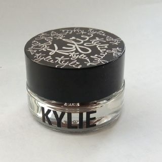 カイリーコスメティックス(Kylie Cosmetics)の【4/15迄のセール】カイリーコスメティック　アイシャドウ　ブラウン(アイシャドウ)