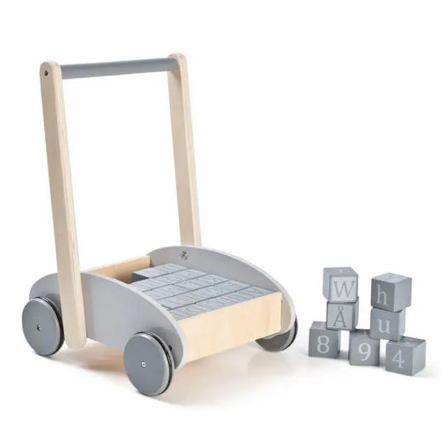 BRIO(ブリオ)の限定値下げ 新品 STOY ストイ アルファベットブロック 手押し車セット キッズ/ベビー/マタニティのおもちゃ(手押し車/カタカタ)の商品写真