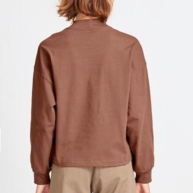 UNIQLO(ユニクロ)のモックネックＴ 34BROWN Lサイズ レディースのトップス(Tシャツ(長袖/七分))の商品写真