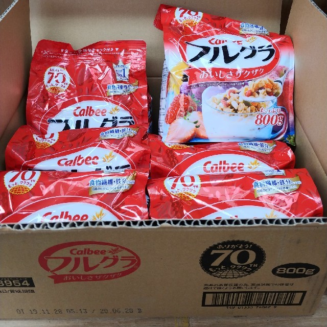 カルビー(カルビー)のフルグラ　カルビーフルグラ800g 六袋セット 食品/飲料/酒の食品(その他)の商品写真