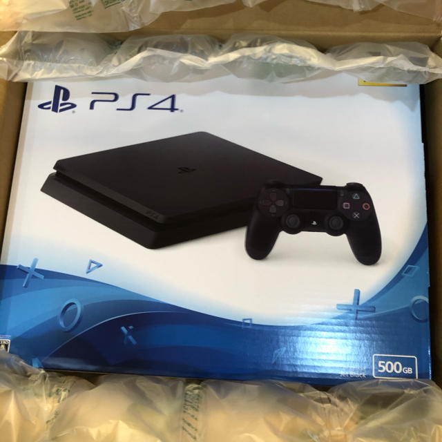 PlayStation4(プレイステーション4)の新品・未使用　PlayStation®4 ジェット・ブラック 500GB エンタメ/ホビーのゲームソフト/ゲーム機本体(家庭用ゲーム機本体)の商品写真