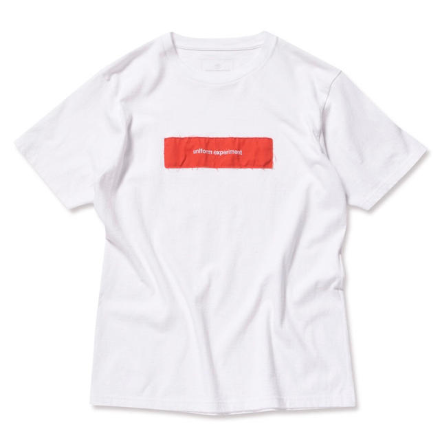 uniform experiment(ユニフォームエクスペリメント)のUE アップリケ ボックスロゴ TEE メンズのトップス(Tシャツ/カットソー(半袖/袖なし))の商品写真