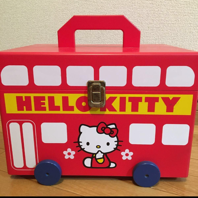 ハローキティ ロンドンバス型 多目的ボックス コレクションボックス | フリマアプリ ラクマ