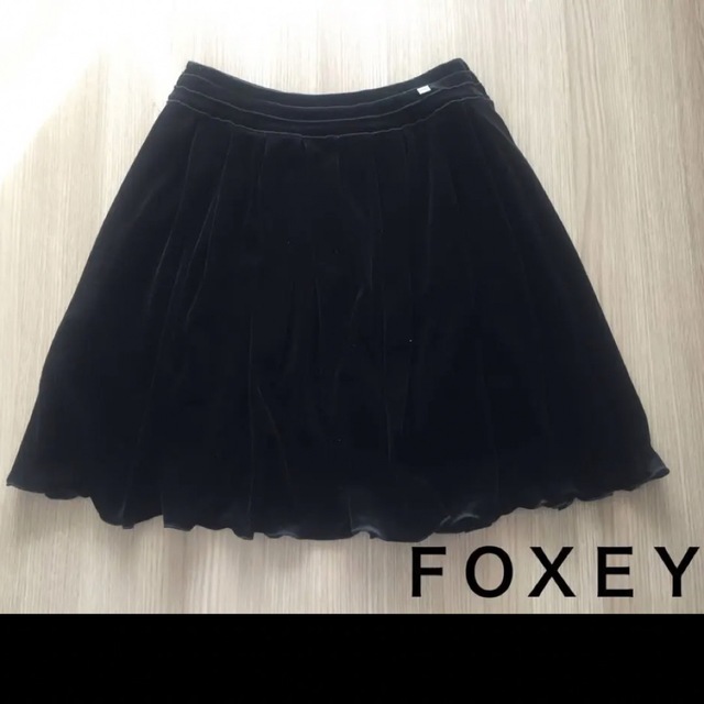 FOXEY(フォクシー)の【極美品】フォクシーニューヨークVELOUR NOIR ベロア フレアスカート レディースのスカート(ひざ丈スカート)の商品写真