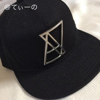 アライブアスレティックス(Alive Athletics)の【ALIVE】メタリックロゴキャップ【美品】(キャップ)