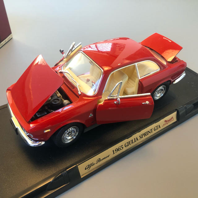 Alfa Romeo(アルファロメオ)の★hy54様専用　アルファロメオ　ジュリア  モデルカー　1/18 エンタメ/ホビーのおもちゃ/ぬいぐるみ(ミニカー)の商品写真