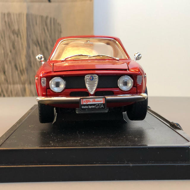 Alfa Romeo(アルファロメオ)の★hy54様専用　アルファロメオ　ジュリア  モデルカー　1/18 エンタメ/ホビーのおもちゃ/ぬいぐるみ(ミニカー)の商品写真