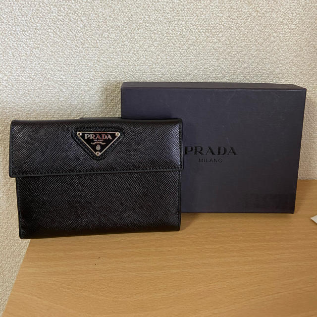 PRADA(プラダ)のPRADA 二つ折り財布 レディースのファッション小物(財布)の商品写真