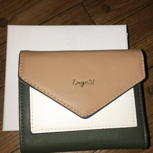 Ungrid(アングリッド)のungridアングリッド三つ折り財布 新品箱付　定価¥5,900 レディースのファッション小物(財布)の商品写真