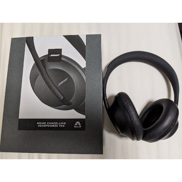 【ほぼ新品】NOISE CANCELLING HEADPHONES 700ヘッドフォン/イヤフォン