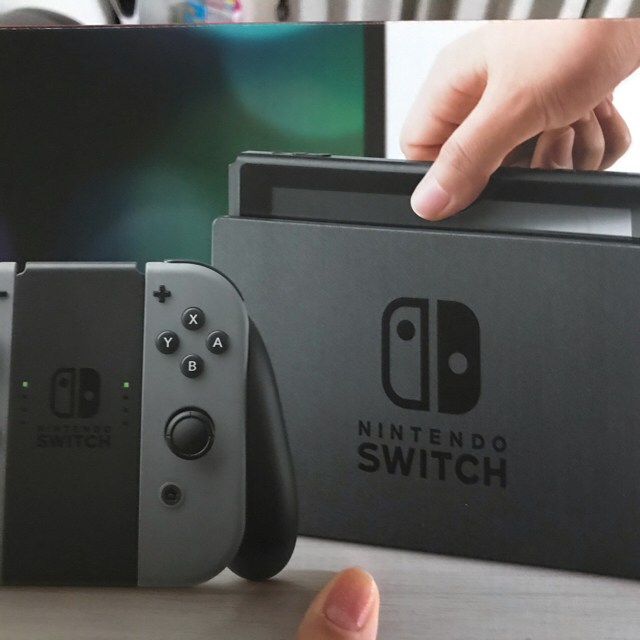 Nintendo Switch(ニンテンドースイッチ)の【ゆうゆさま専用】任天堂スイッチ本体 保証2021年12.22まで エンタメ/ホビーのゲームソフト/ゲーム機本体(家庭用ゲーム機本体)の商品写真