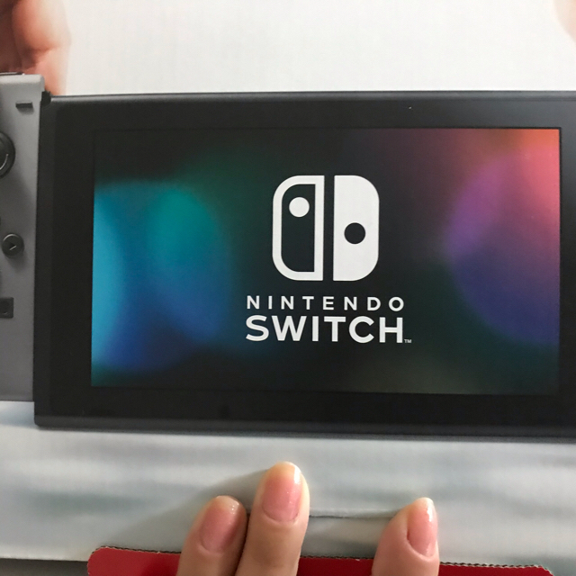 Nintendo Switch(ニンテンドースイッチ)の【ゆうゆさま専用】任天堂スイッチ本体 保証2021年12.22まで エンタメ/ホビーのゲームソフト/ゲーム機本体(家庭用ゲーム機本体)の商品写真