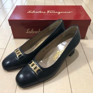 フェラガモ(Ferragamo)のフェラガモ  CERMANA ヴァラ パンプス 23.5cm(ハイヒール/パンプス)