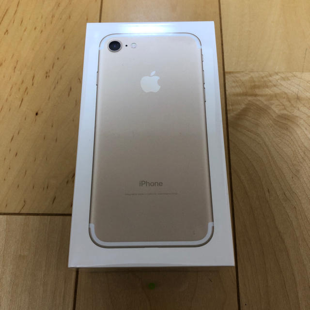 Apple(アップル)の新品未開封 iPhone7 32GB SIMフリー ゴールド スマホ/家電/カメラのスマートフォン/携帯電話(スマートフォン本体)の商品写真