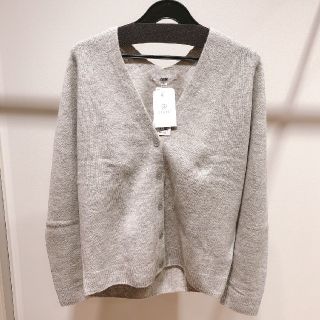 ユニクロ(UNIQLO)のタグ付き新品♡Vカーディガン(カーディガン)