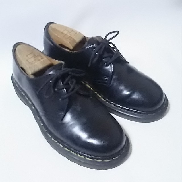 Dr.Martens(ドクターマーチン)の
絶対王道!ドクターマーチン高級牛革レザー3ホールローファー人気黒!


 レディースの靴/シューズ(ローファー/革靴)の商品写真