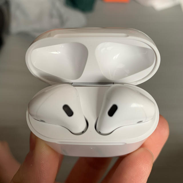 Apple Airpods正規品か偽物かわかりません の通販 By ぽちゃまん S Shop アップルならラクマ