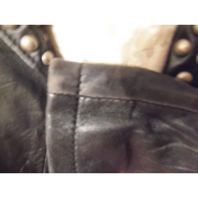 Vivienne Westwood(ヴィヴィアンウエストウッド)のﾜｰﾙﾄﾞﾜｲﾄﾞﾗﾌﾞ ｽﾀｯｽﾞﾗｲﾀﾞｰｽｼﾞｬｹｯﾄ レディースのジャケット/アウター(ライダースジャケット)の商品写真