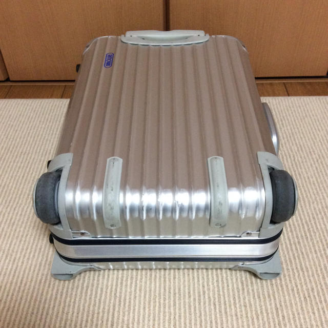 新しく着き 廃盤希少☆人気☆青ロゴ☆リモワ シルバーインテグラル 2輪 32L - トラベルバッグ/スーツケース 新しく着き 廃盤希少☆人気☆青ロゴ☆リモワ シルバーインテグラル 2輪 32L - トラベルバッグ/スーツケース
