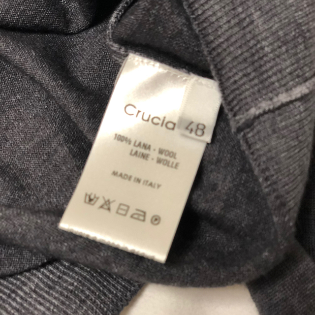 Cruciani(クルチアーニ)の美品 クルチアーニ ニット グレー 48 メンズのトップス(ニット/セーター)の商品写真