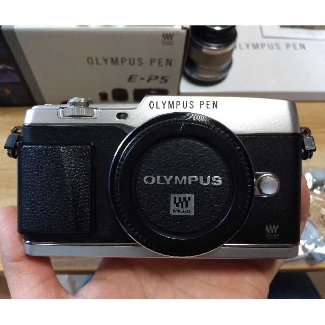 OLYMPUS(オリンパス)のe-p5　本体のみ スマホ/家電/カメラのカメラ(ミラーレス一眼)の商品写真