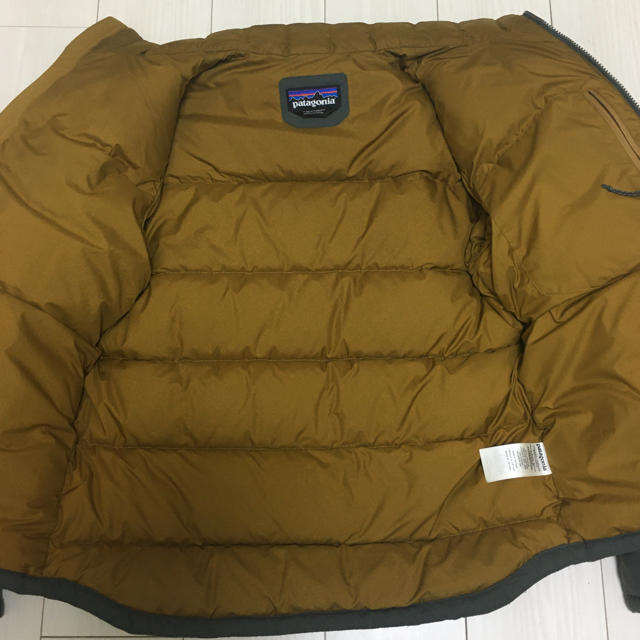 patagonia(パタゴニア)のパタゴニア　ビビー　ダウン　ジャケット　メンズS メンズのジャケット/アウター(ダウンジャケット)の商品写真