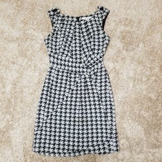 ビーシービージーマックスアズリア(BCBGMAXAZRIA)のBCBGMaxazria 千鳥柄ワンピース(ミニワンピース)