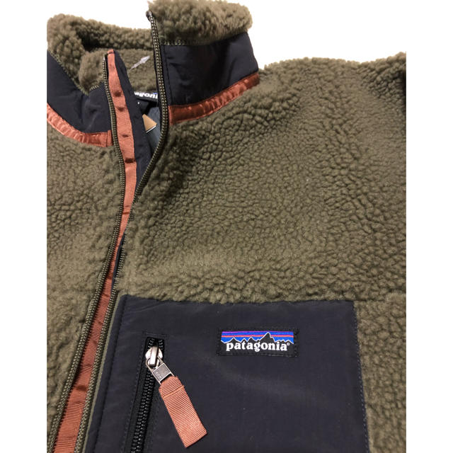 patagonia(パタゴニア)の新品　PatagoniaパタゴニアレトロX カーキMサイズ メンズのジャケット/アウター(ブルゾン)の商品写真