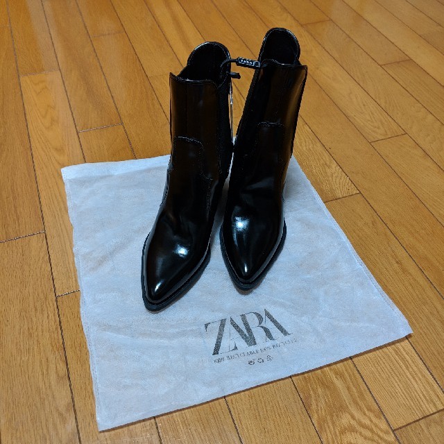 ZARA(ザラ)のザラのブーツ レディースの靴/シューズ(ブーツ)の商品写真