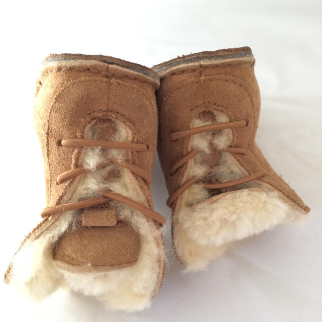 UGG(アグ)のUGG kids サイズS キッズ/ベビー/マタニティのベビー靴/シューズ(~14cm)(ブーツ)の商品写真