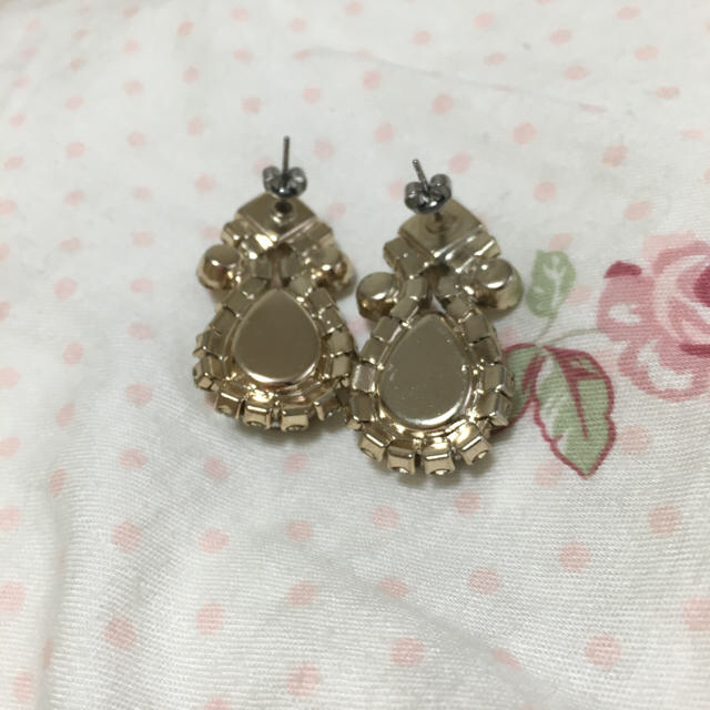 Apuweiser-riche(アプワイザーリッシェ)の♡ビジューたっぷりピアス♡ レディースのアクセサリー(ピアス)の商品写真