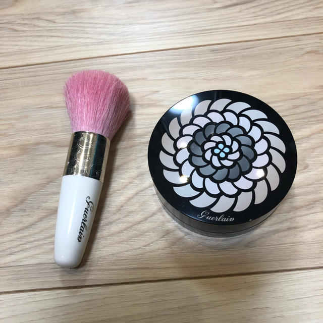 GUERLAIN(ゲラン)のゲラン メテオリット  クルーエル ガーデニア パウダー フェイスパウダー コスメ/美容のベースメイク/化粧品(フェイスパウダー)の商品写真