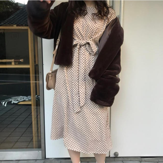 GOGOSING(ゴゴシング)のmellowneon choco fur coat レディースのジャケット/アウター(毛皮/ファーコート)の商品写真