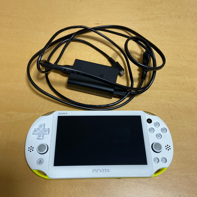 PlayStation Vita(プレイステーションヴィータ)のa様専用　PlayStation®Vita PCH-2000 イエロー エンタメ/ホビーのゲームソフト/ゲーム機本体(携帯用ゲーム機本体)の商品写真