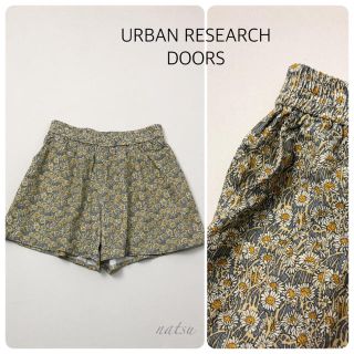 アーバンリサーチドアーズ(URBAN RESEARCH DOORS)のアーバンリサーチ ドアーズ . 花柄 コーデュロイ ショートパンツ(ショートパンツ)