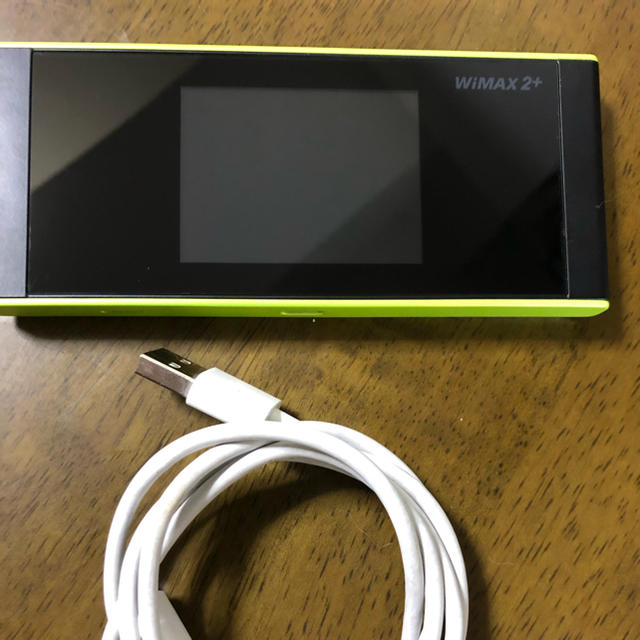 au(エーユー)のポケットWiFi W05 スマホ/家電/カメラのPC/タブレット(PC周辺機器)の商品写真