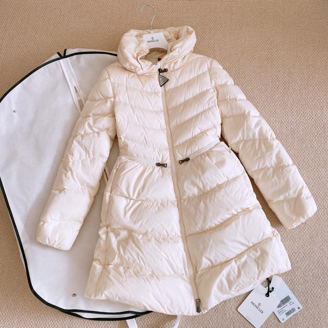 MONCLER(モンクレール)のご専用♡モンクレール　ダウン　ミリエロン　ホワイ レディースのジャケット/アウター(ダウンコート)の商品写真