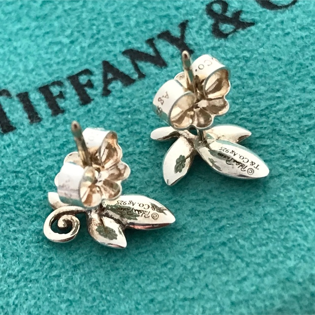 Tiffany & Co.(ティファニー)のTIFFANYオリーブリーフピアス レディースのアクセサリー(ピアス)の商品写真